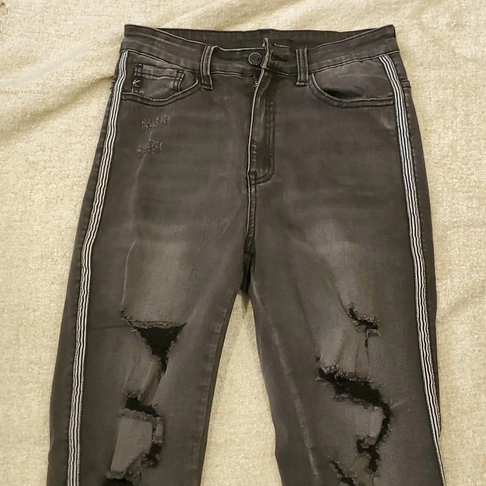 Kancan woman's gray black distressed crop stretch jeans size 27 - Picture 12 of 16